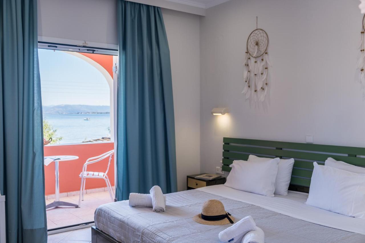 Christina Beachfront Rooms By Hotelius Petriti  Luaran gambar
